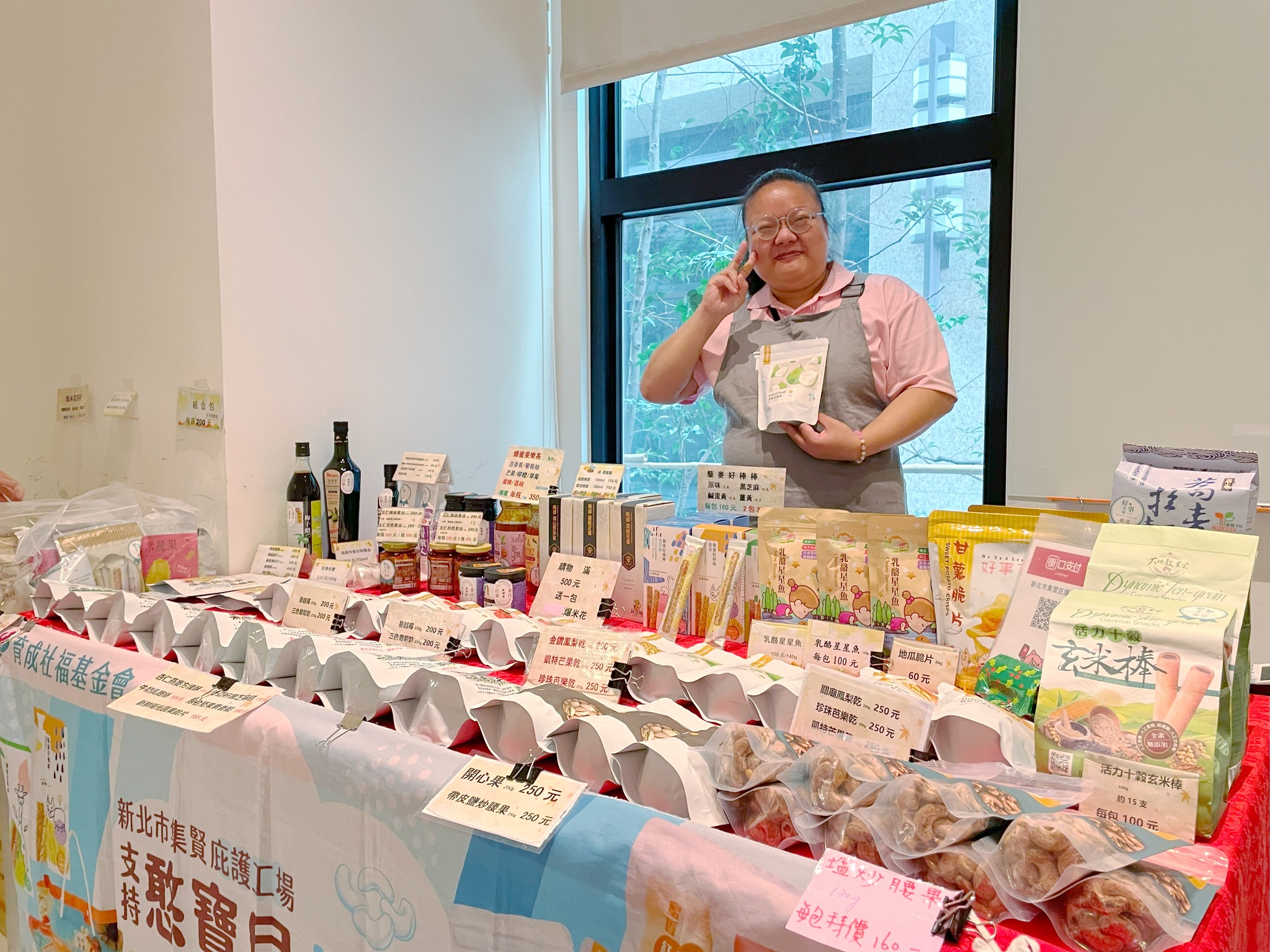 佳能企業攜手育成社會福利基金會舉辦義賣活動-用愛點亮希望